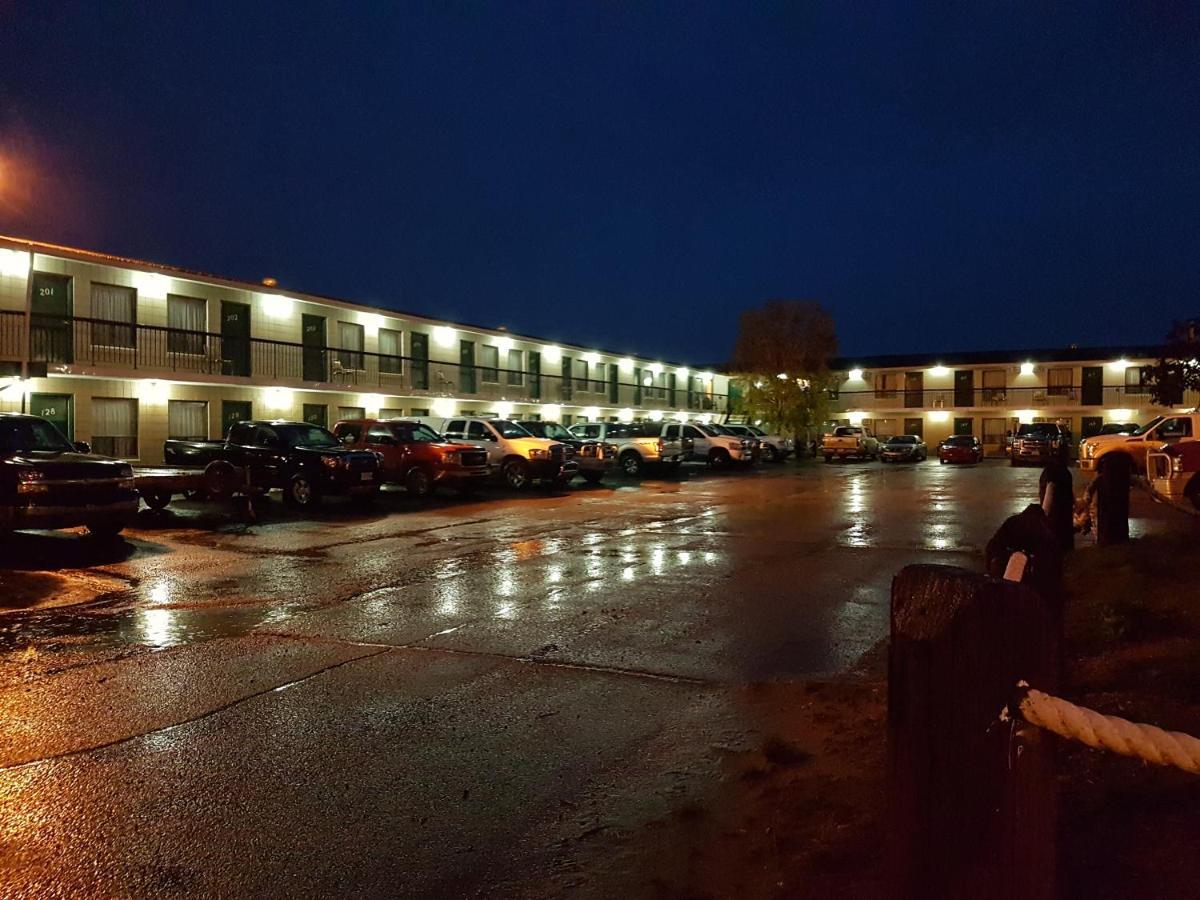 Alaskan Motel Fox Creek Extérieur photo